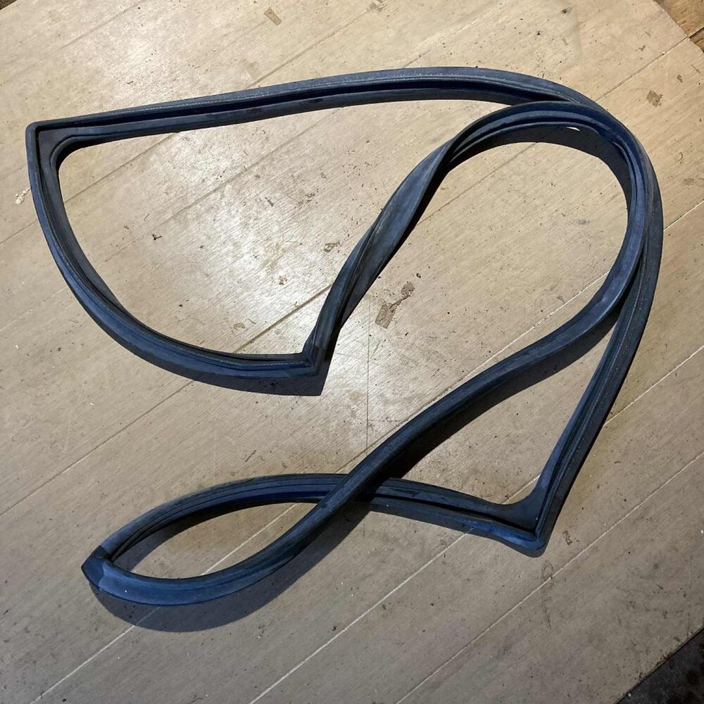 Windshield Seal with Trim Groove for 63-91 Jeep Wagoneer, Grand Wagoneer J Truck
